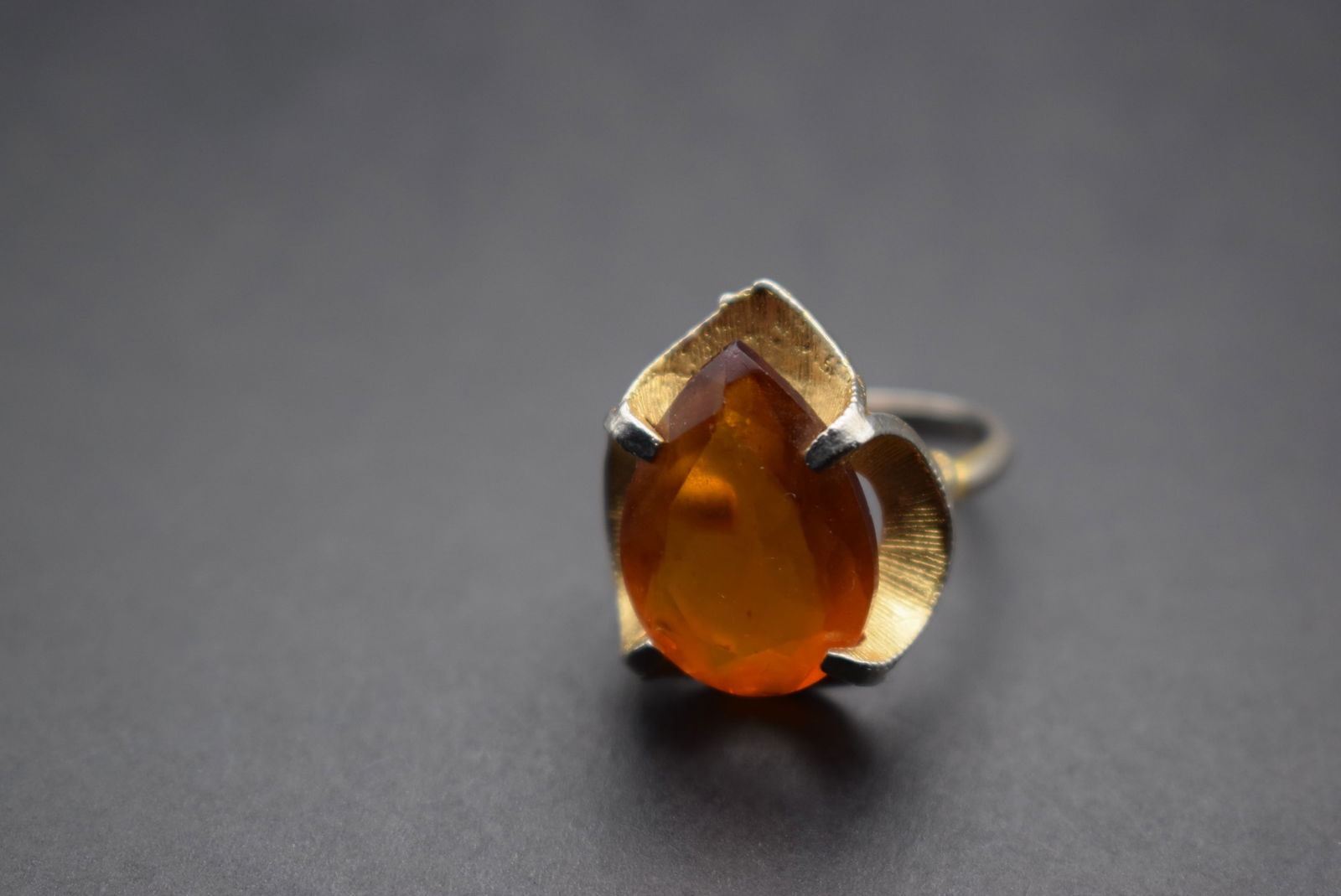 1970's Cocktail Ring one size pear shaped amber glass Lot 350 (1 of 3)