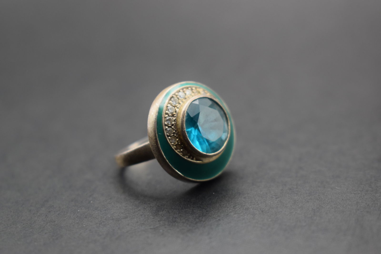 Sigal Enamel Modernist Ring Size 8.25 Sterling 925 Silver Lot 485: Sigal Enamel Modernist Ring Size 8.25 Sterling 925 Silver weighs 8.69 grams