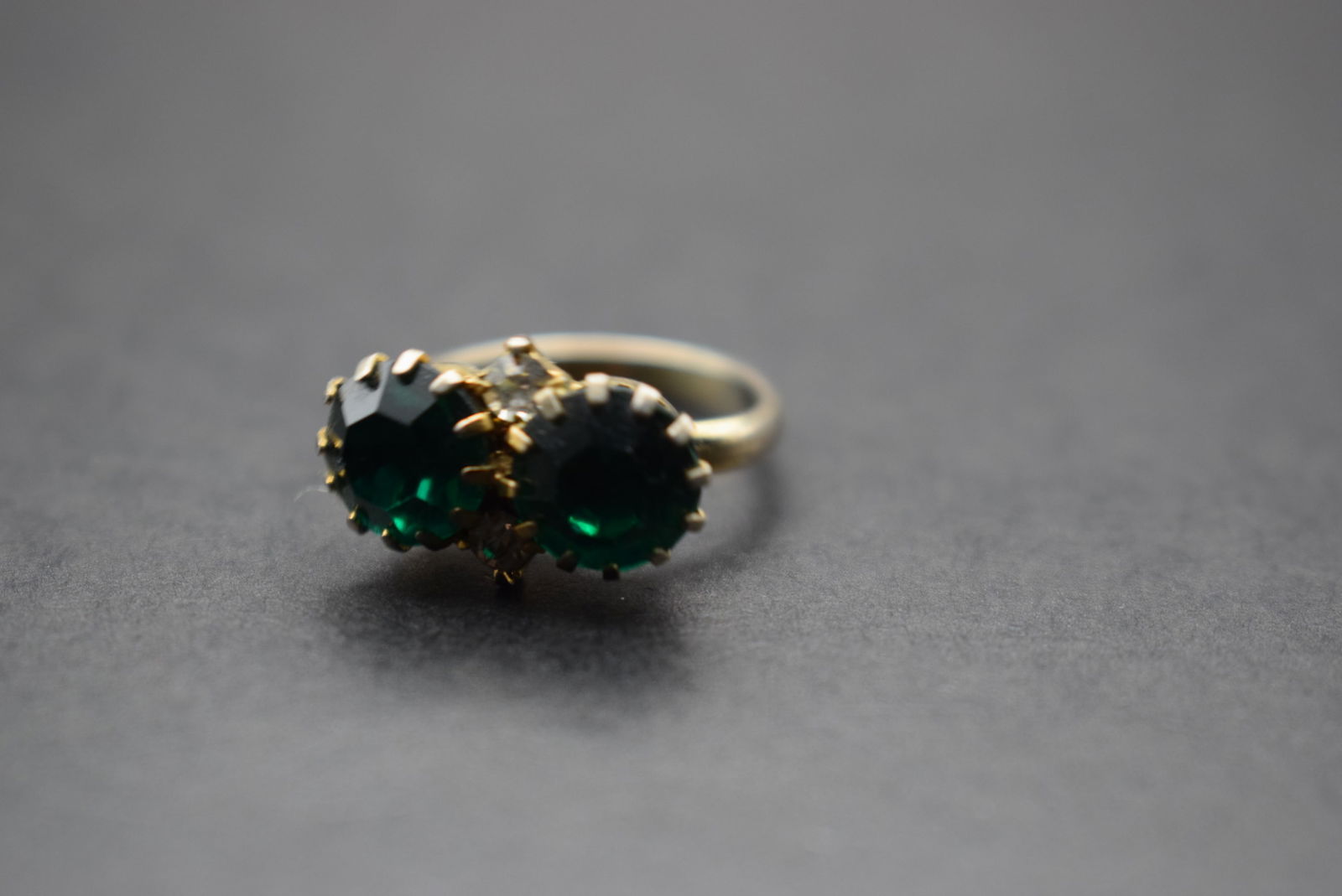 Emerald Green Rhinestone One Size Adjustable Ring Lot 495 (1 of 2)