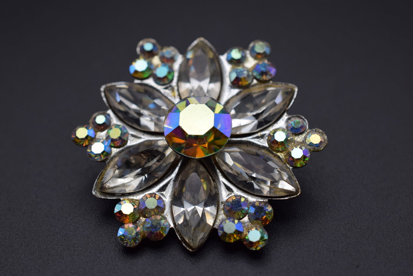 Rhinestone Flower Brooch Pin measures Lot#CF 521: Rhinestone Flower Brooch Pin measures 1 1/2" in diameter