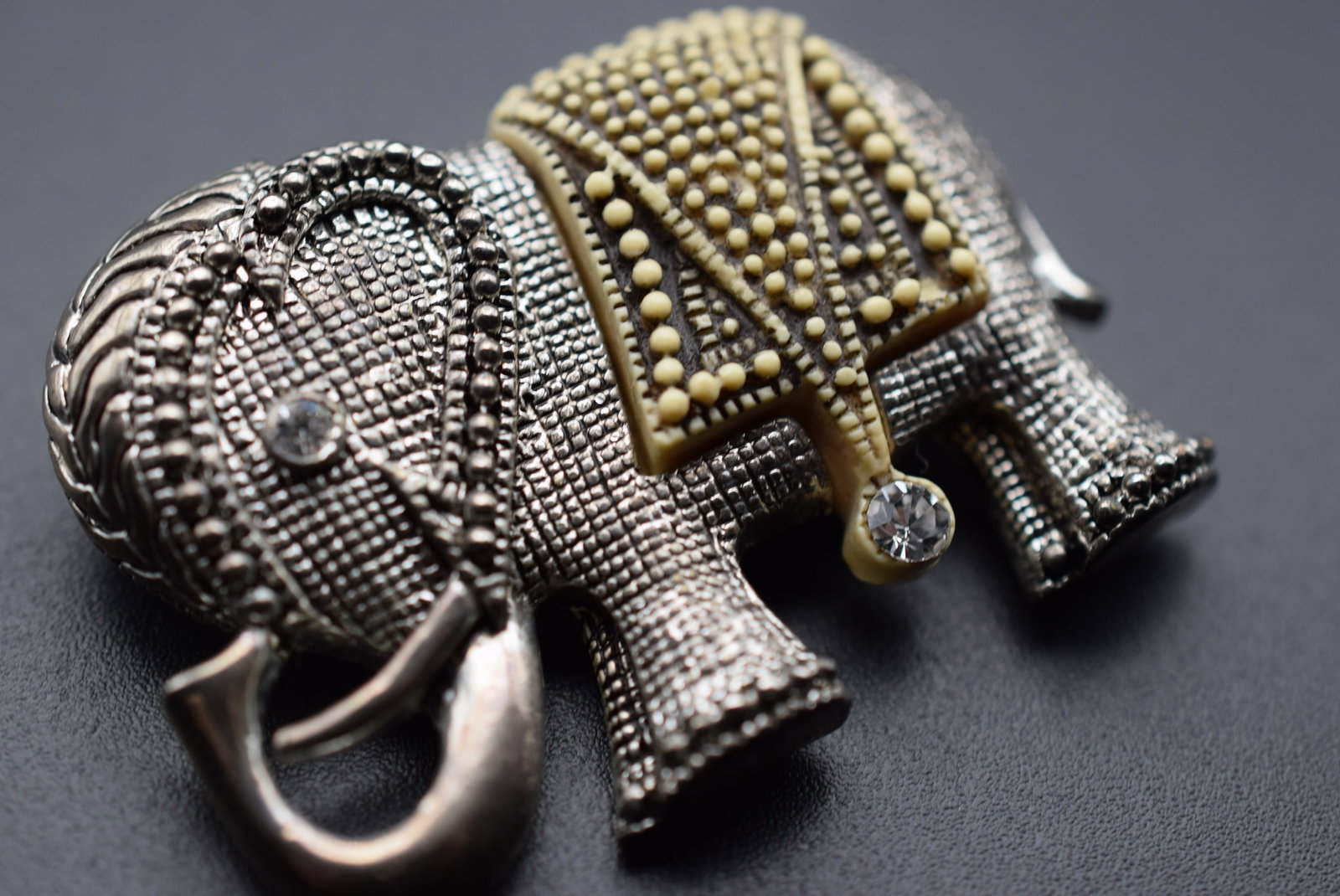 Lucky Repouse Dots Elephant Brooch Lot#CF 522: Lucky Repouse Dots Elephant Brooch Pin measures 2" x 1 3/8"