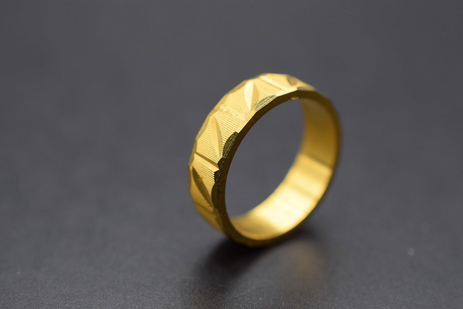 1970's Etched Vintage Band Ring Size 10 Lot 529 (1 of 2)