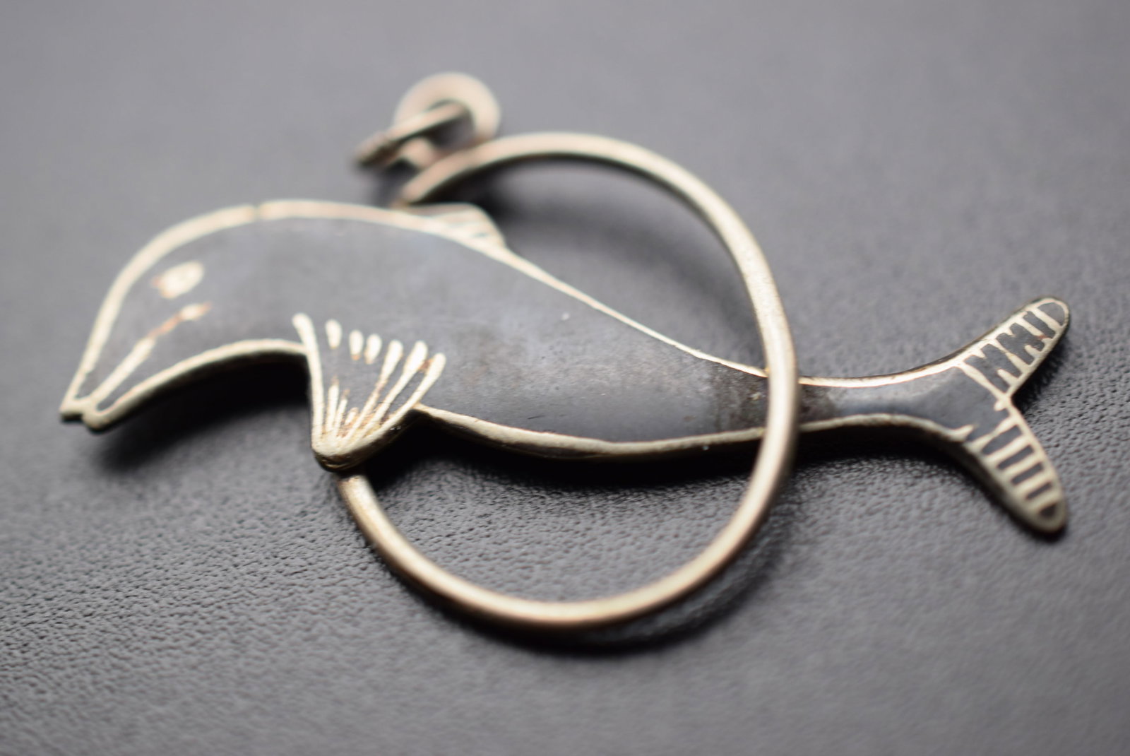 Siam Sterling Silver 925 Enamel Lot#CF 553: Siam Sterling Silver 925 Enamel Pendant Vintage Dolphin measures 1 1/2" x 7/8"