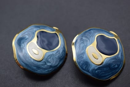 Modernist Enamel Clip Earrings Measures Lot 615: Modernist Enamel Clip Earrings Measures 1 3/8" x 1 1/2"