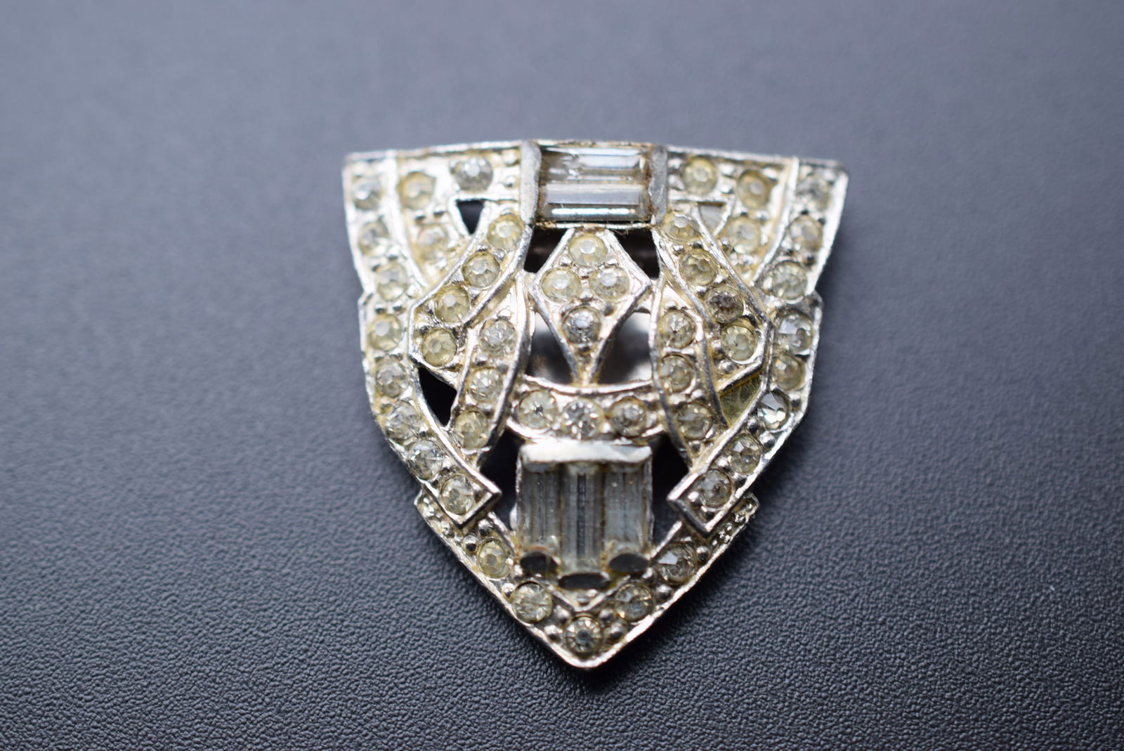 Vintage Rhinestone Clip Pat 1852188 Lot# DG 24 (1 of 3)