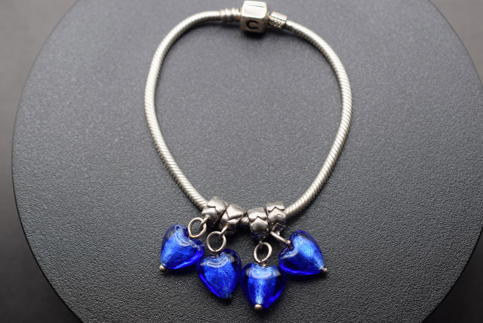 Chamilia Bacio Sterling Silver 925 Charm Bracelet Art Glass Hearts Lot 47 (1 of 9)