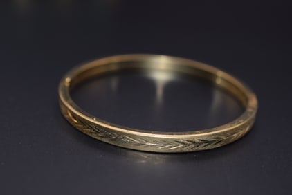 14KT Gold Filled Marathon Etched Hinged Bracelet Vintage Lot 49 (1 of 4)