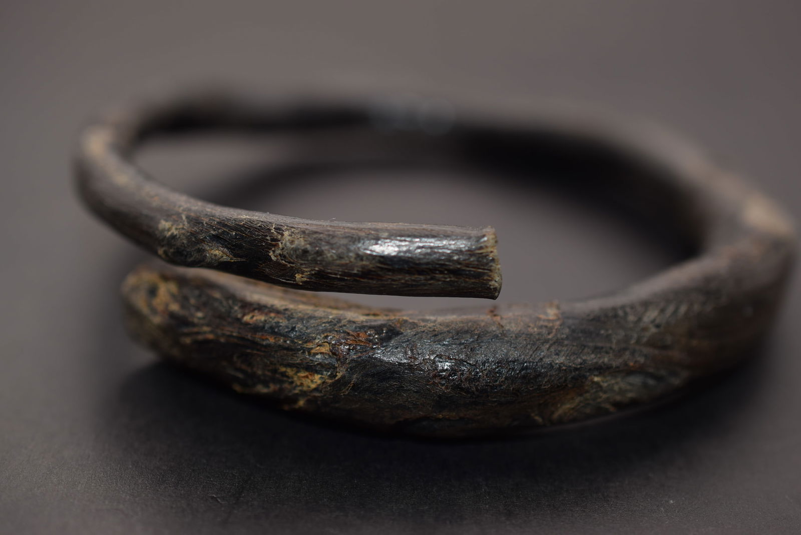 Rudementary Wood Bangle Bracelet unkown age! Weird Lot 62 (1 of 4)