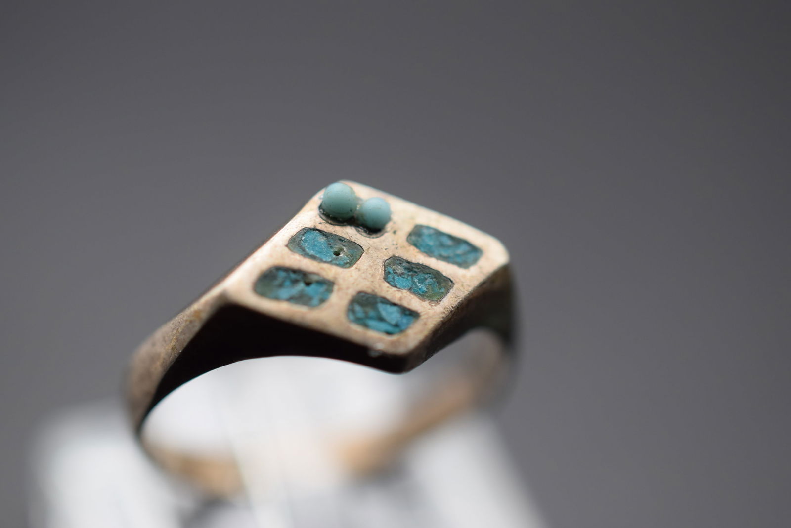 Sterling Silver Mexico 925 Ring inlaid Turquoise Size 5 Lot# DG 71: Sterling Silver Mexico 925 Ring inlaid Turquoise Size 5 measures 3/8" across the top and weighs 1.93 grams signed inside Mexico 925 two balls not original to the ring