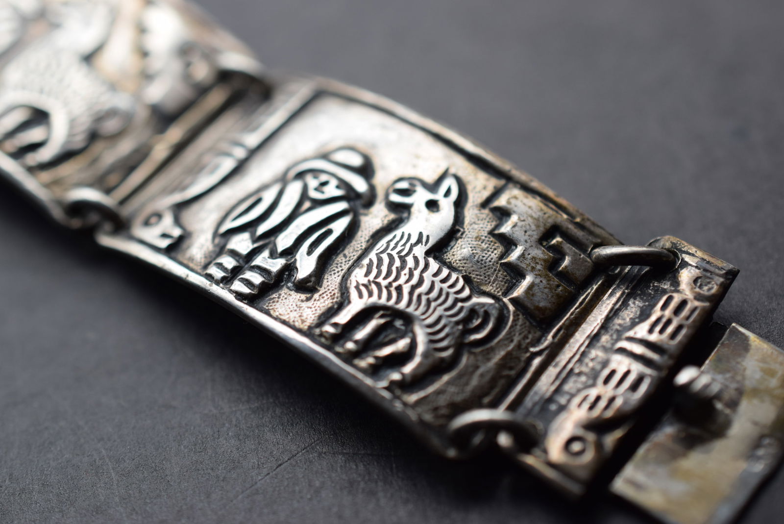 Peruvian Sterling Silver 900 Vintage Bracelet Repousse Story Lot 75 (1 of 5)