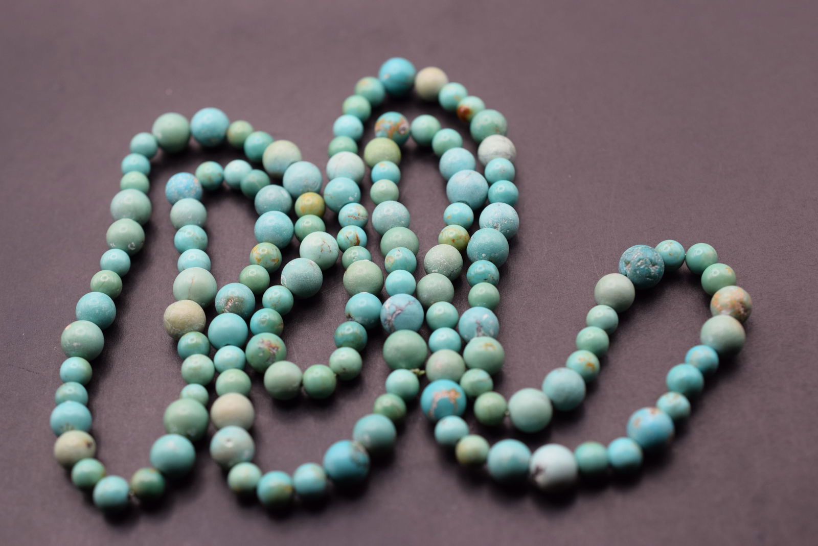 Stone Bead Necklace 32" long Lot 93 (1 of 2)