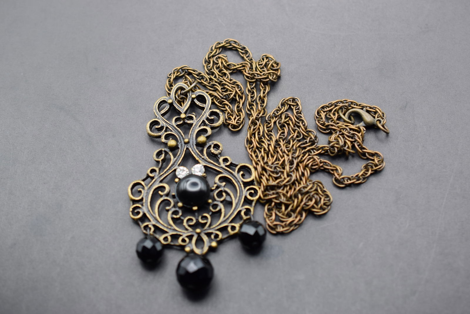 Long 22" hanging length necklace Lot 103 (1 of 2)