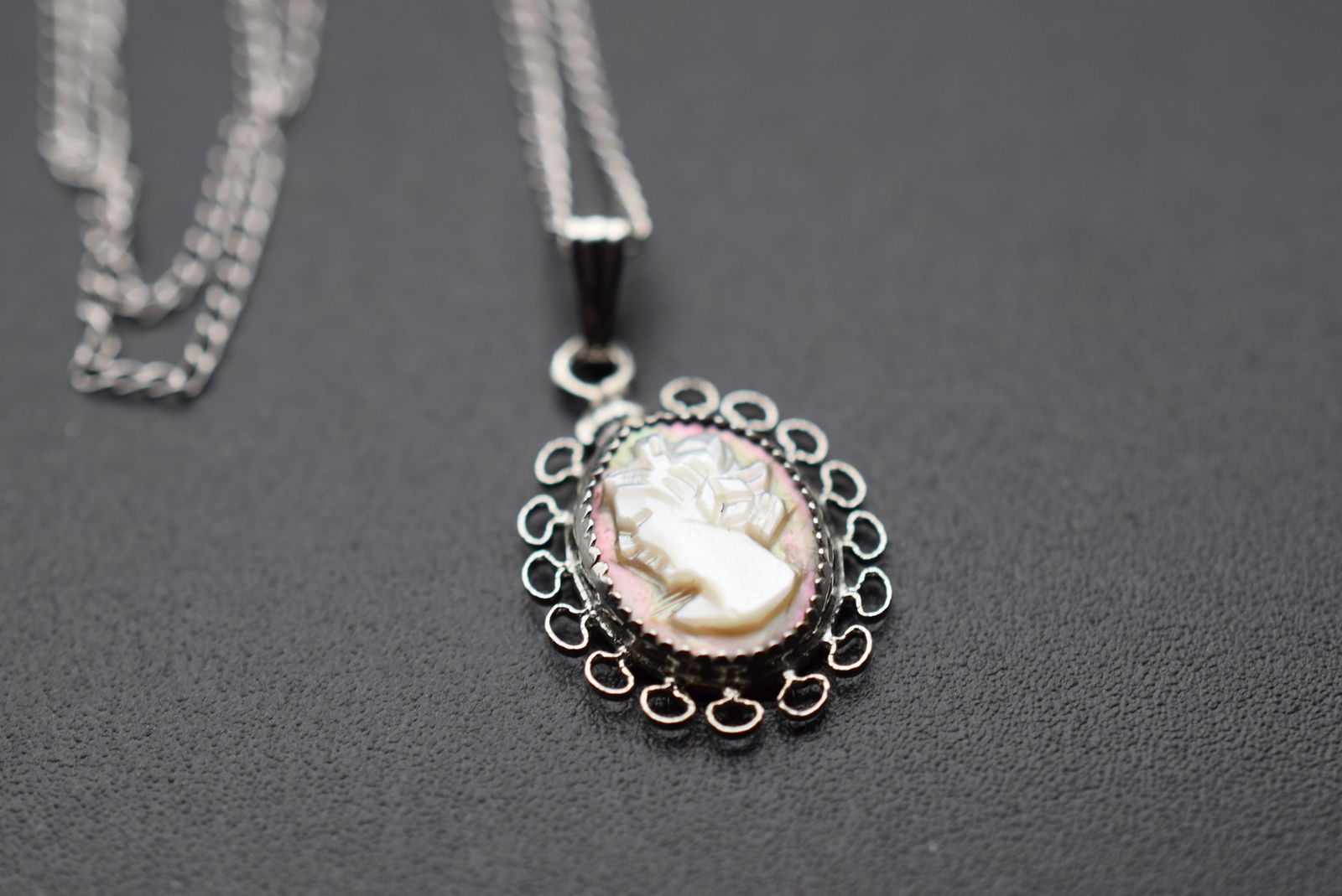 Sterling Silver 925 Mother Pearl Cameo Necklace Chain Pendant Lot# DG 104 (1 of 4)