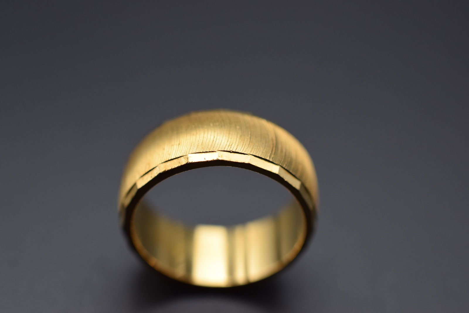 Gold Plated 1970's vintage Band Ring Size 5.75 Lot 185 (1 of 2)