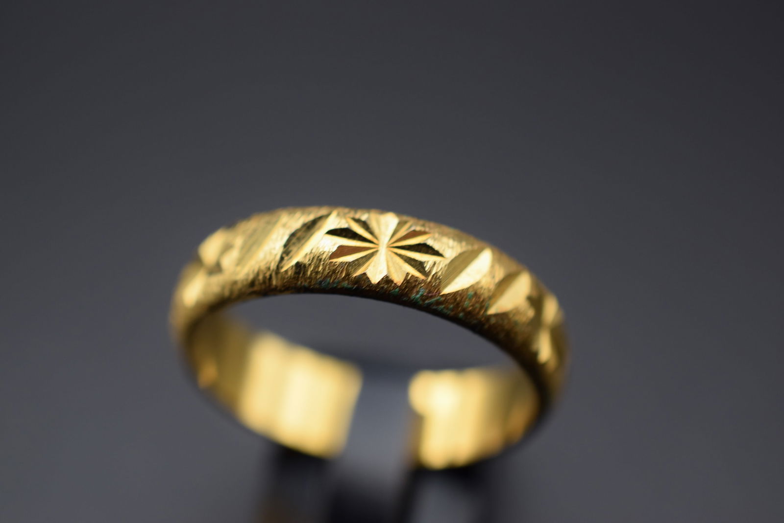 Modernist Gold Plated 1970's Vintage Ring Size 9.75 Lot 190 (1 of 3)