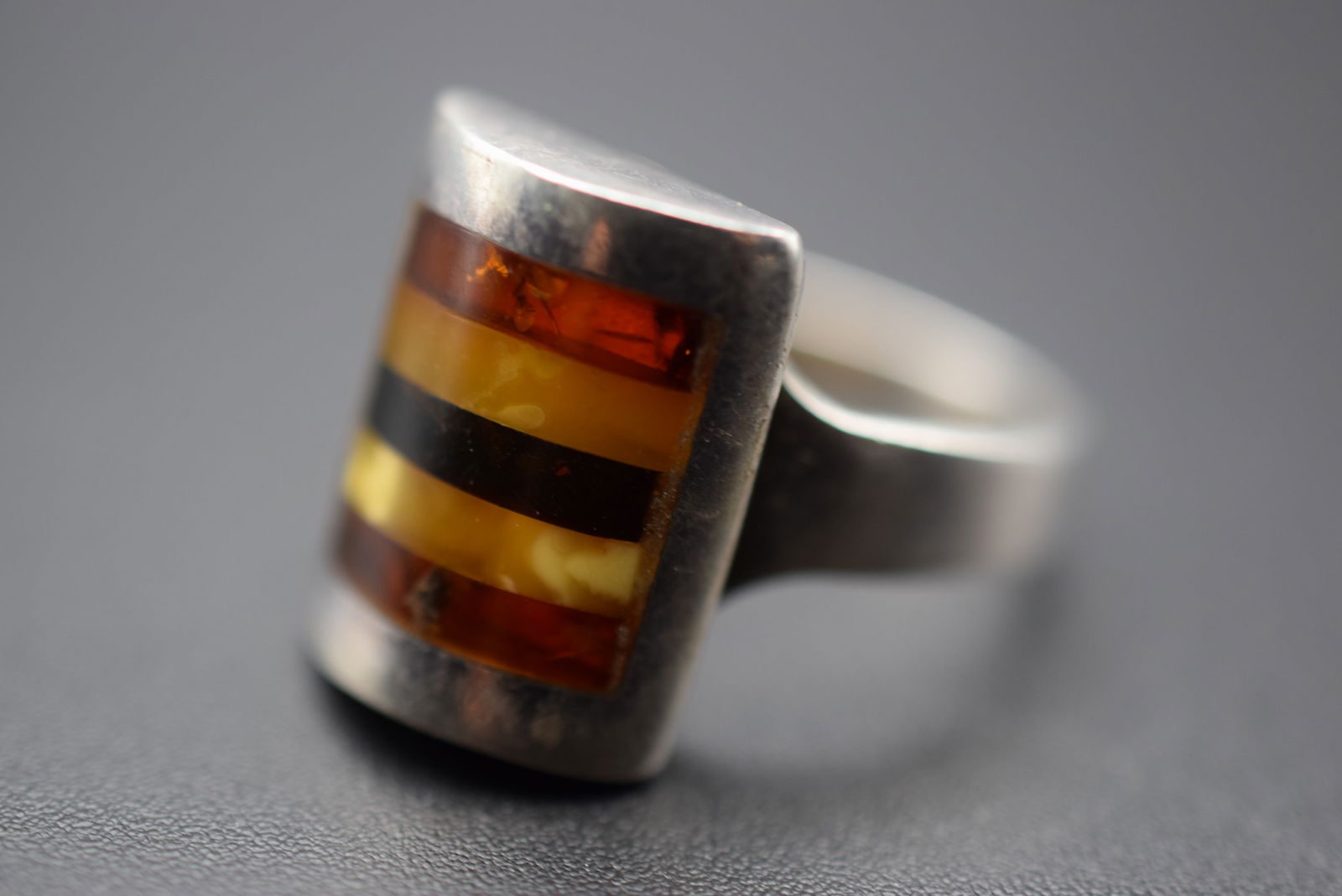 Amber Sterling Silver 925 Ring Size 8.5 Lot 211 (1 of 6)