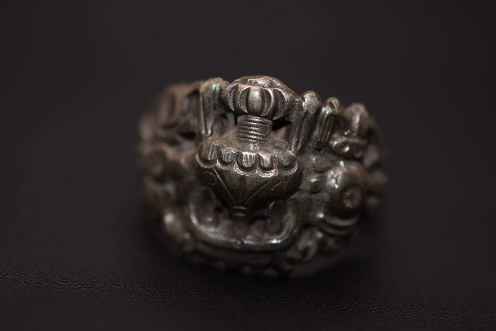 Repousse Vintage Ring Size 6.5 one size Lot 233 (1 of 6)