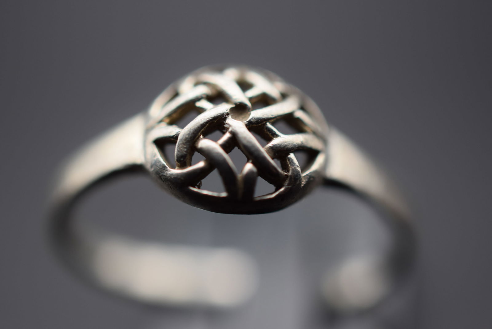 Celtic Weave Sterling Silver 925 Ring Size 4.5 Lot 238 (1 of 6)