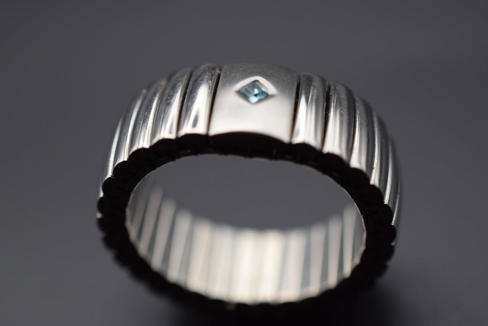 Zoppini Italy Ring Size one size stretch Lot 249: Zoppini Italy Ring Size one size stretch Top measures 3/8" signed Zoppini R in circle for registered