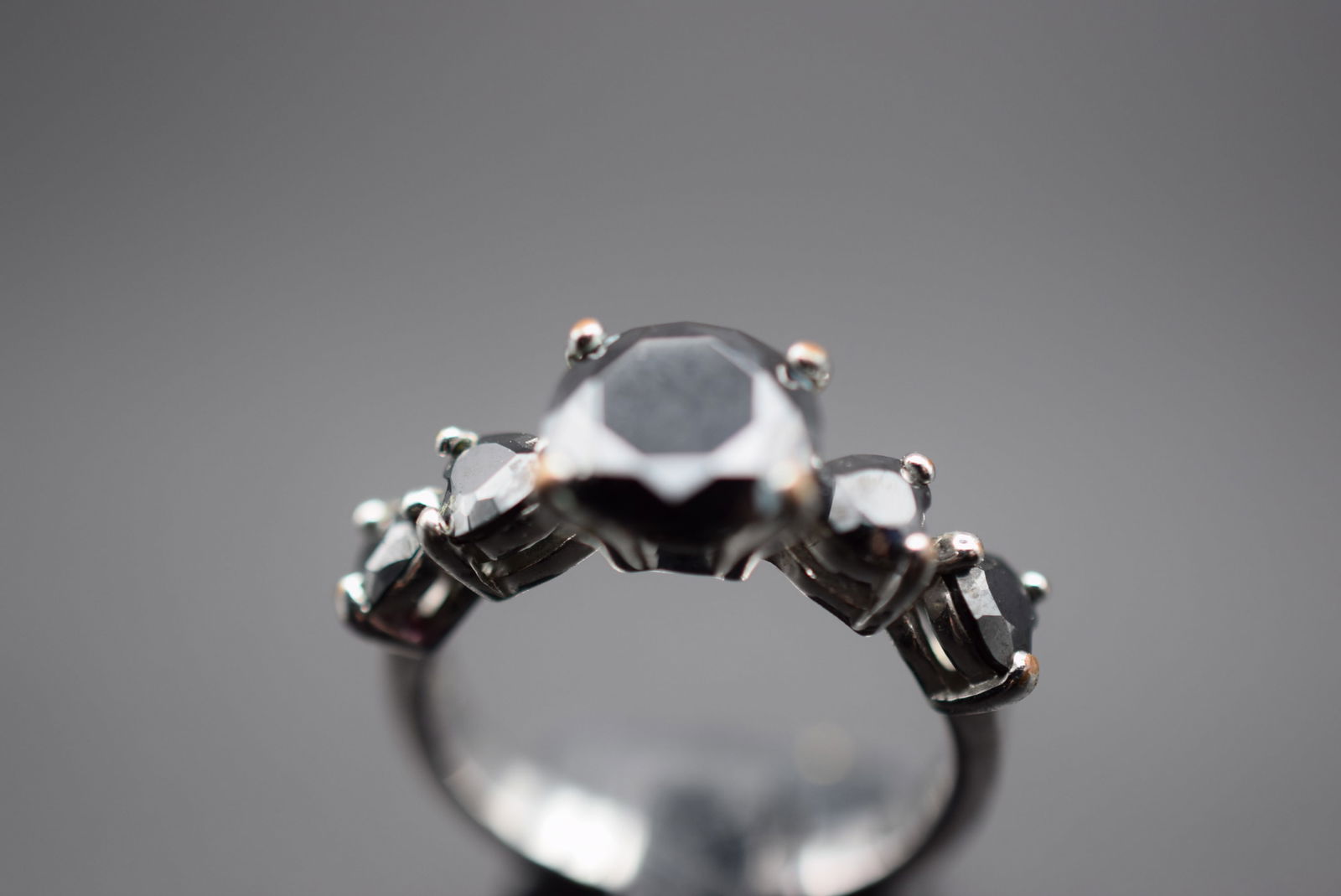 Black CZ Hearts Sterling Silver 925 Ring Size 5.75 Lot 289: Black CZ Hearts Sterling Silver 925 Ring Size 5.75 Weighs 3.44 grams Top measures 3/8" signed 925