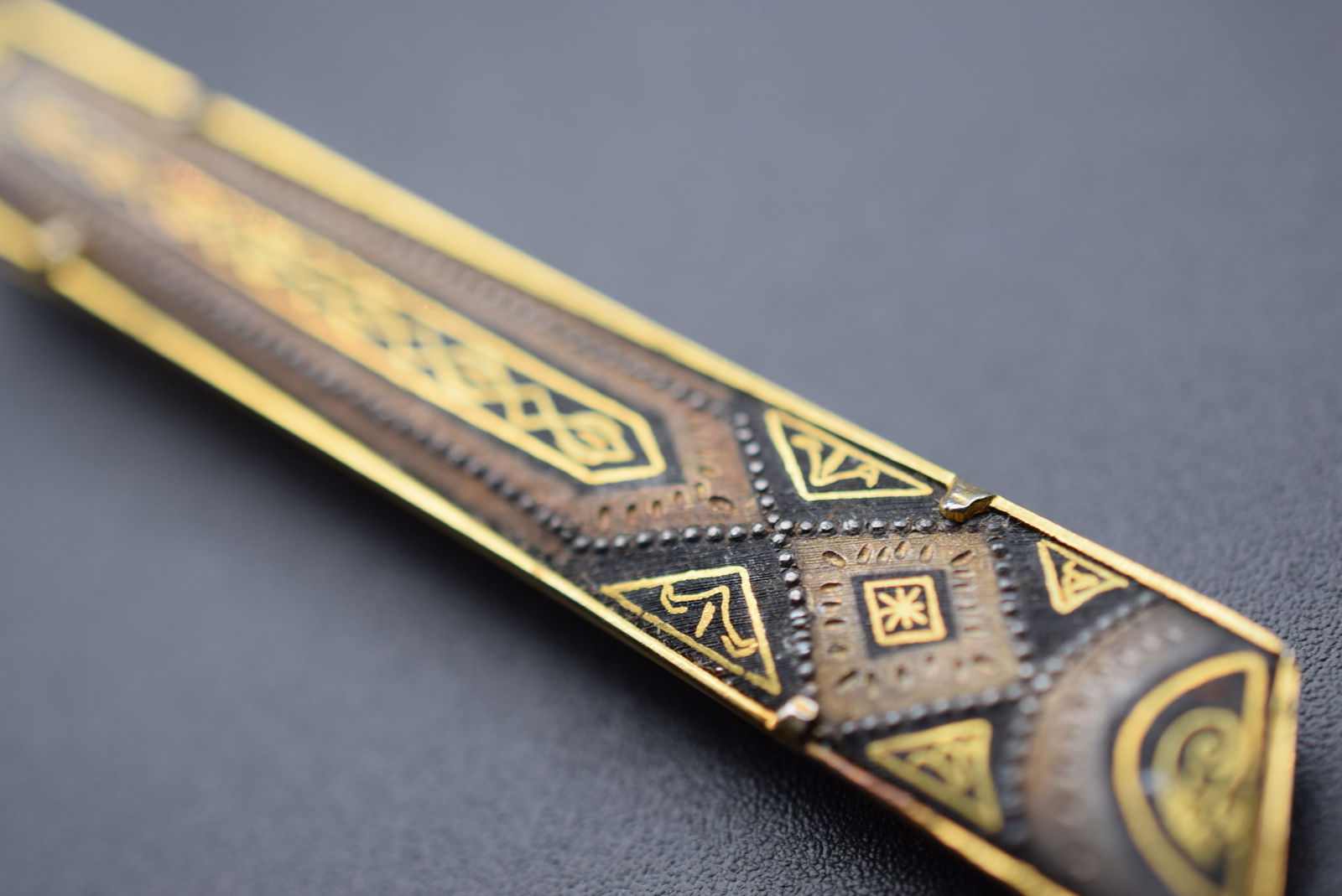 Damascene Tie Clip Money Clip Vintage Enamel Lot# DG 300: Damascene Tie Clip Money Clip Vintage Enamel measures 2 5/8" x 1/2"