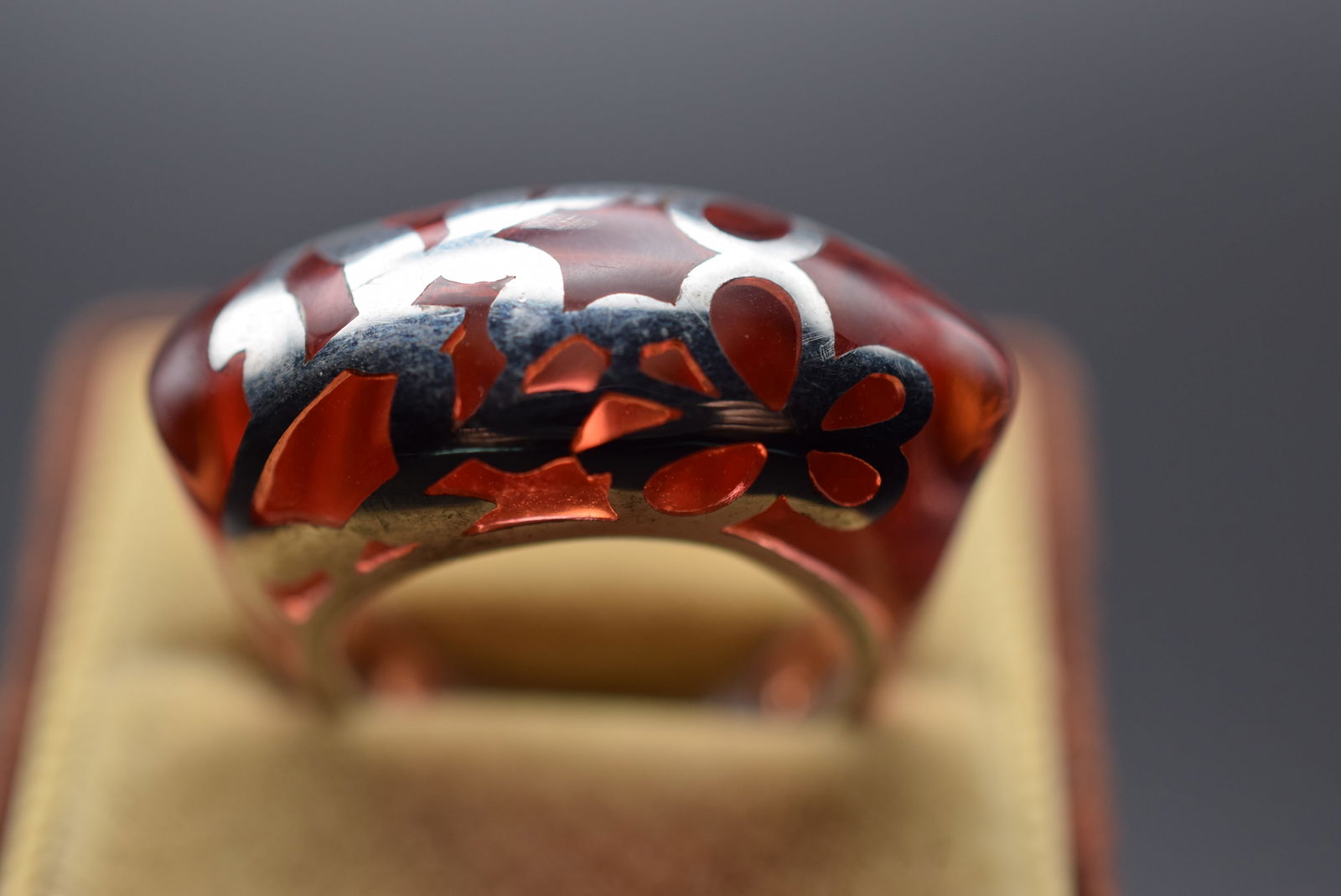 Resin Overlay Sterling Silver 925 Ring Size 6.75 Lot 305: Resin Overlay Sterling Silver 925 Ring Size 6.75 Weighs 8.42 grams Top measures 1 1/2" x 1/2" signed Zoppini Logo and 925