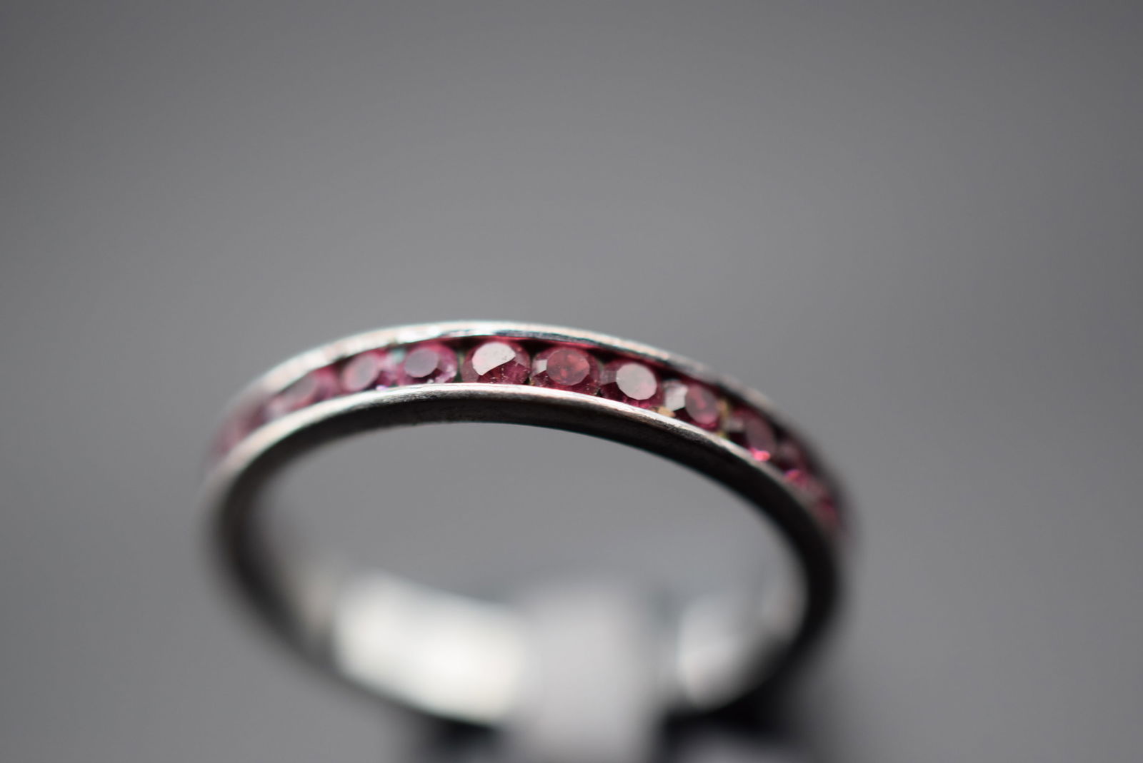 Garnet CZ Eternity Sterling Silver 925 Ring Size 7 Lot 319 (1 of 4)