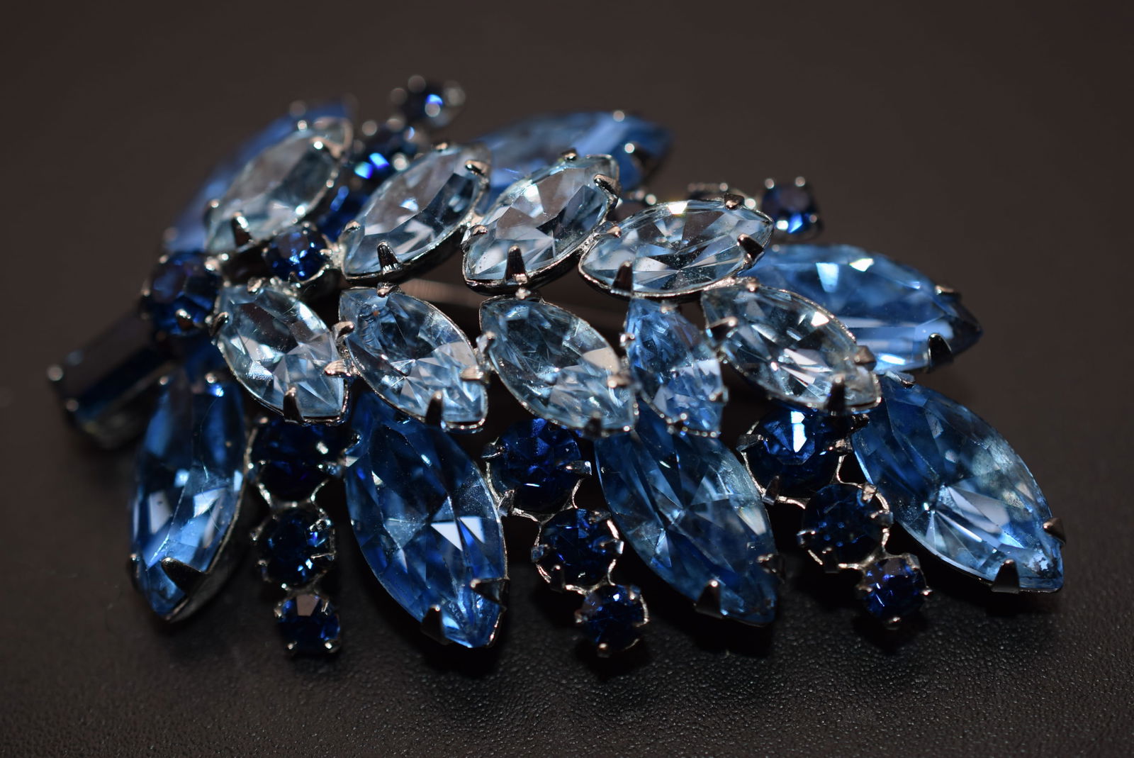 Sherman Blue's Rhinestone Brooch Pin Signed Vintage Lot# DG 326 (1 of 2)