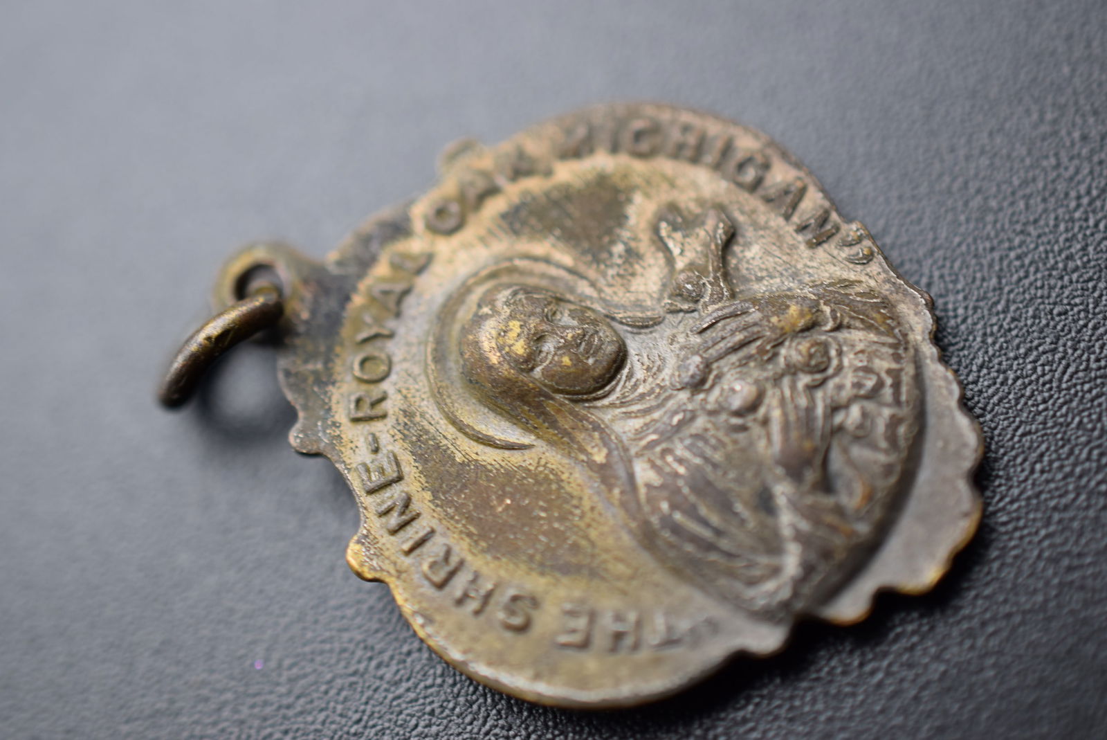 The Shrine Royal Oak Michigan Vintage Old Medal Lot# DG 342: The Shrine Royal Oak Michigan Vintage Old Medal measures 1" x 7/8"