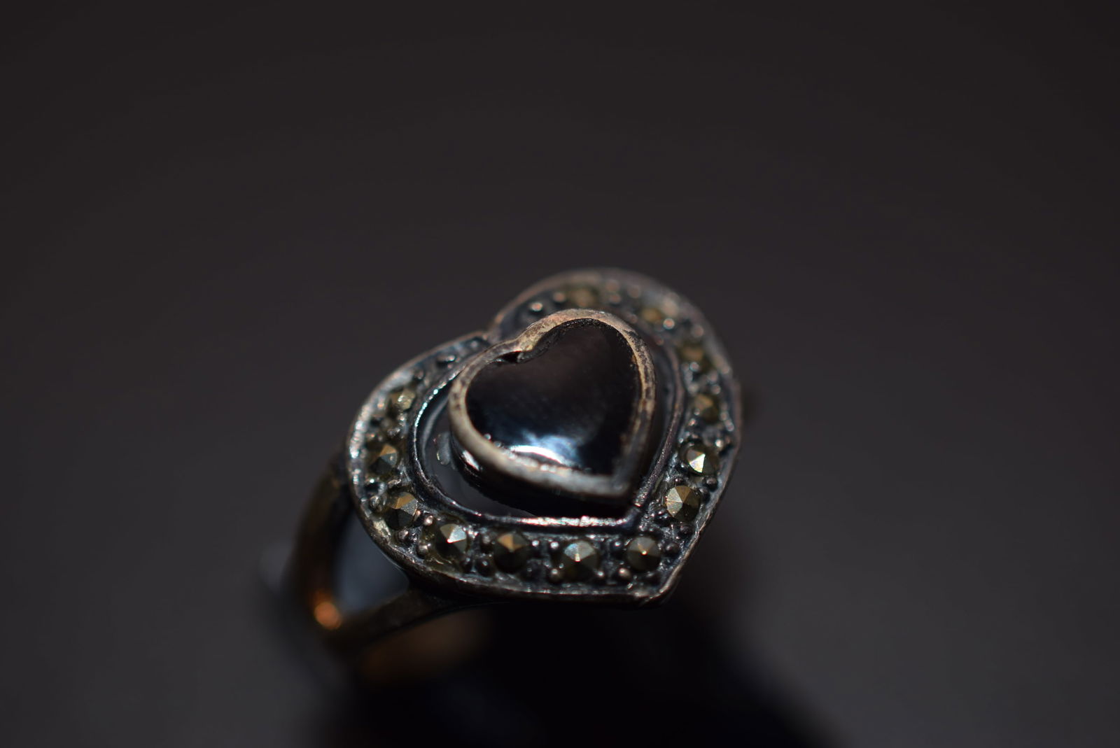 Heart Onyx Marcasite Sterling Silver 925 Ring Size 7 Lot 359 (1 of 5)