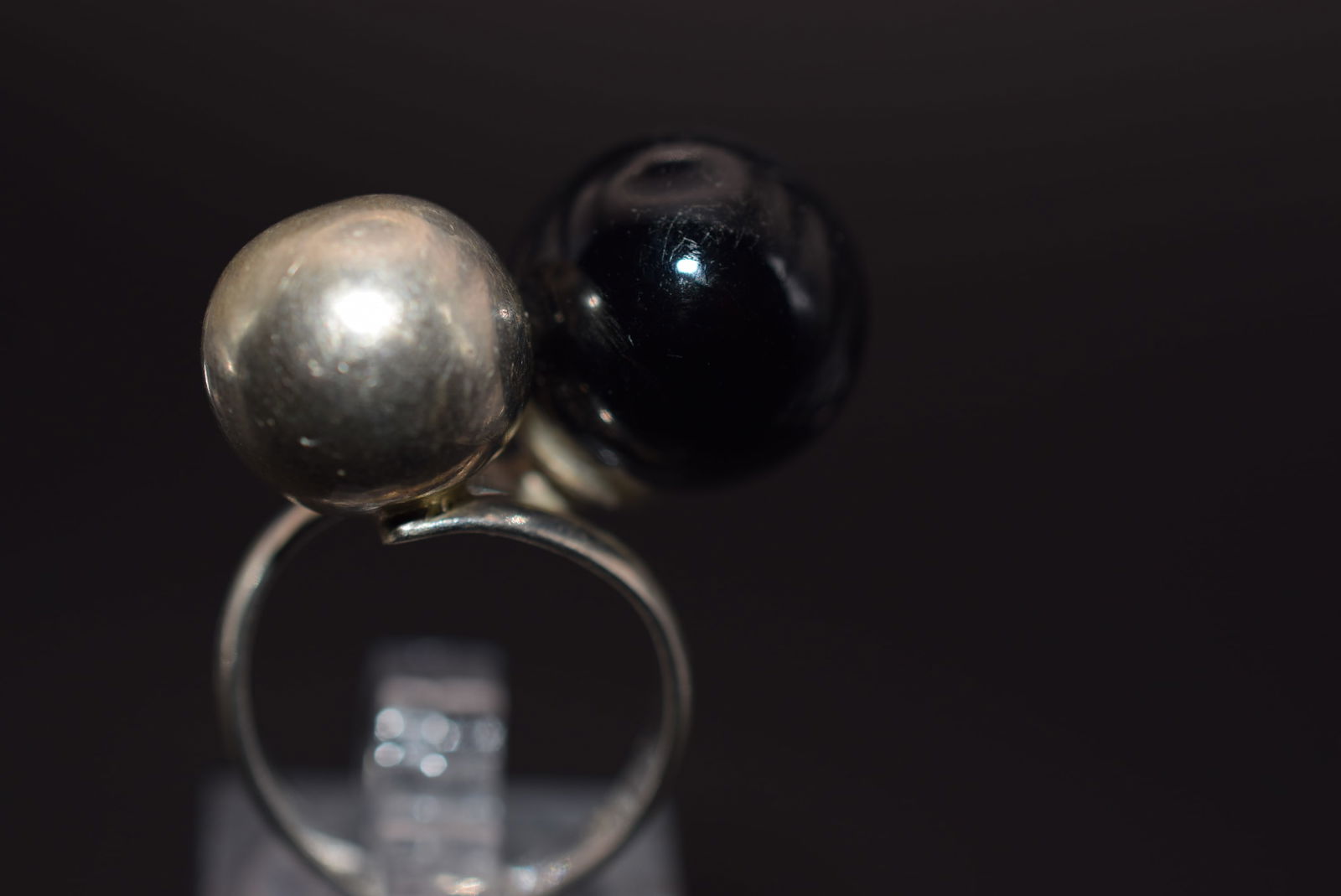 Onyx and Silver Ball Sterling Silver 925 Ring Size 5 Lot 377 (1 of 5)