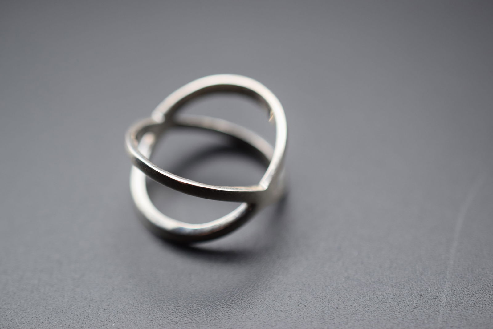 Double Cross over Sterling Silver 925 Ring Size 8.75 Lot 381 (1 of 6)