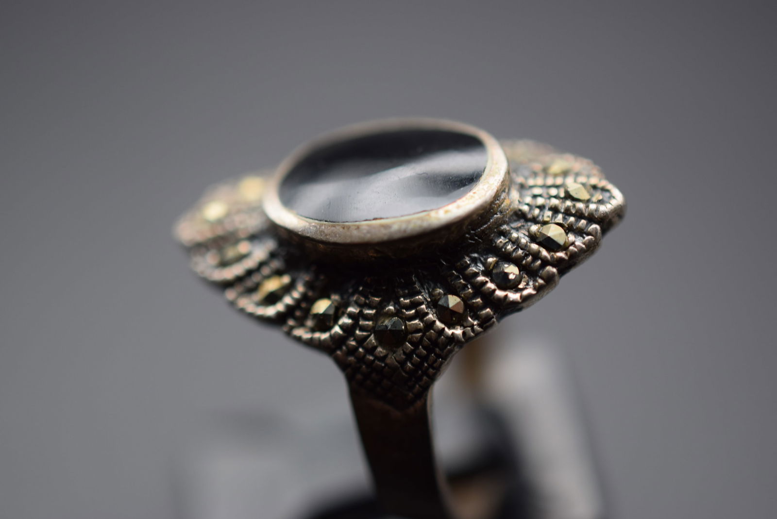 Marcasite Onyx Huge Sterling Silver 925 Ring Size 7 Lot 382 (1 of 4)