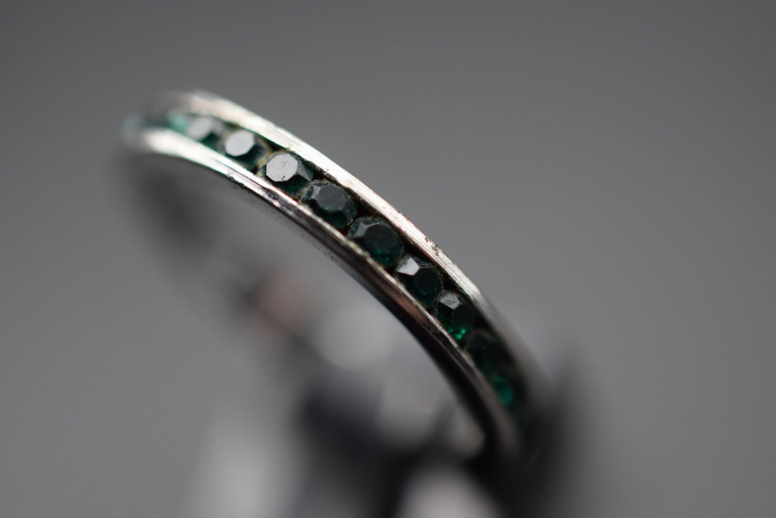 Eternity Green CZ Sterling Silver 925 Ring Size 6.75 Lot 404 (1 of 7)