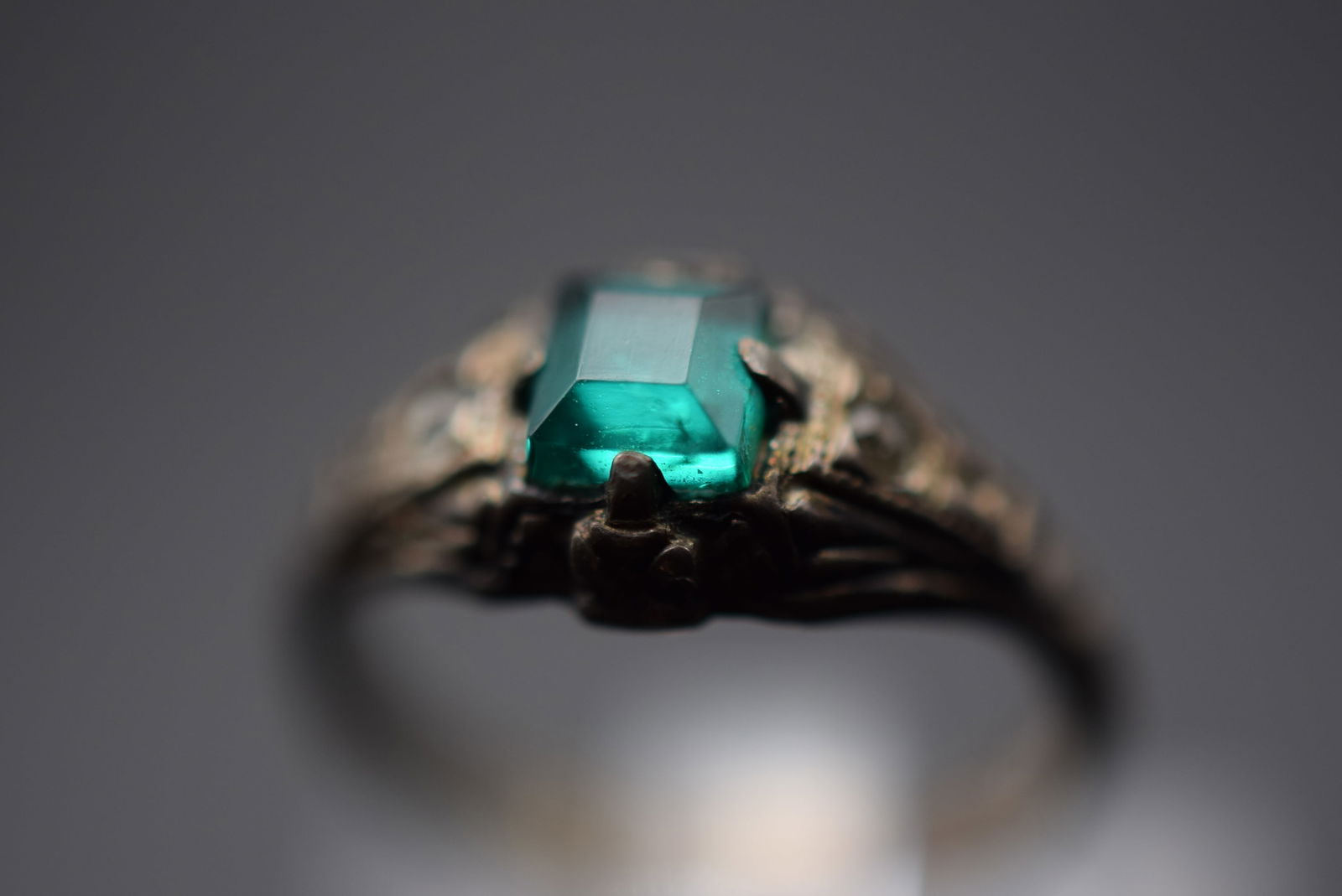 Green Rhinestone Vintage Sterling Silver 925 Ring Size 2.75 Lot 427 (1 of 4)