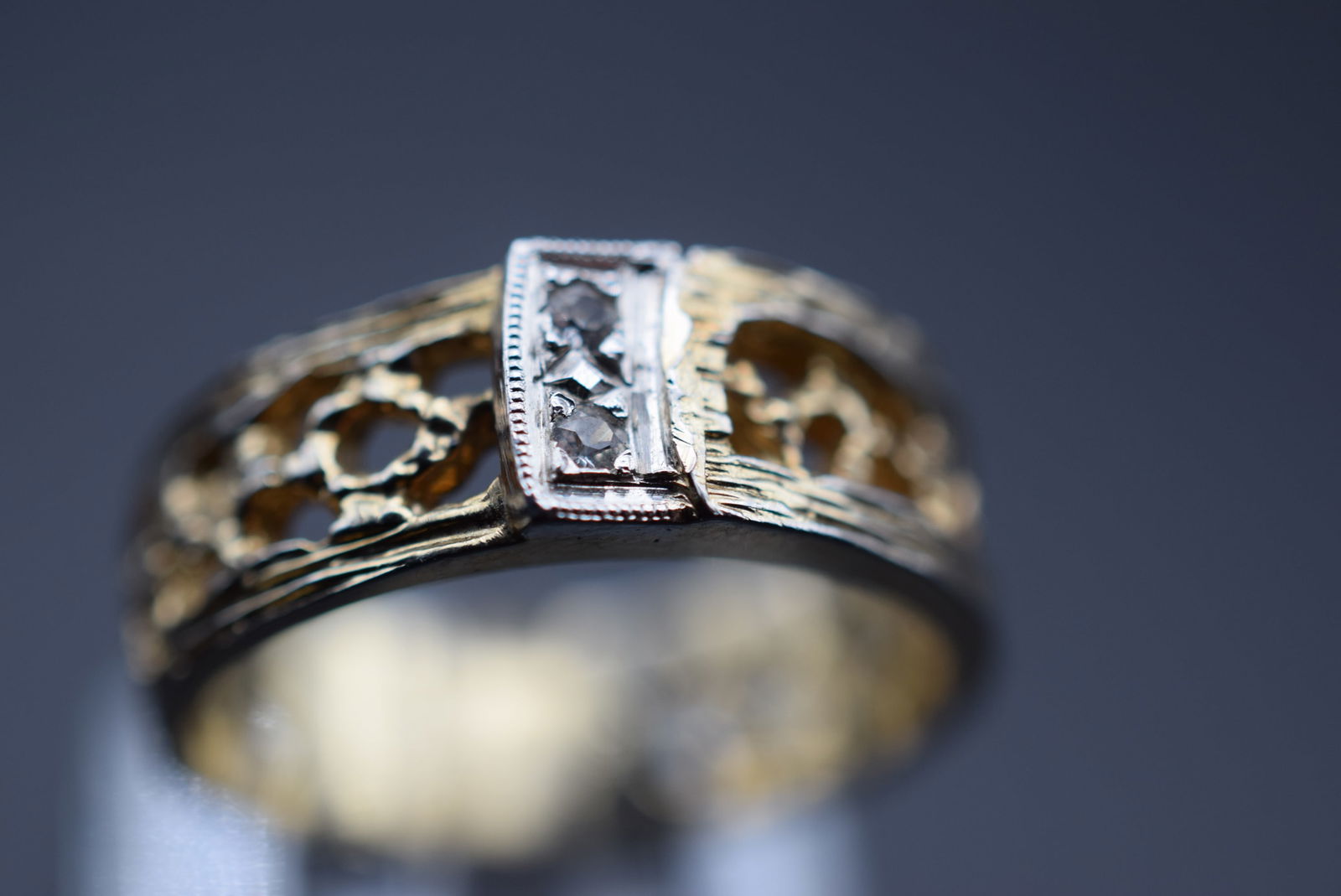 1970's Lattice Cutwork Ring Size 9.25 Lot# DG 446: 1970's Lattice Cutwork Ring Size 9.25 measures 1/4" wide and is signed inside J 146