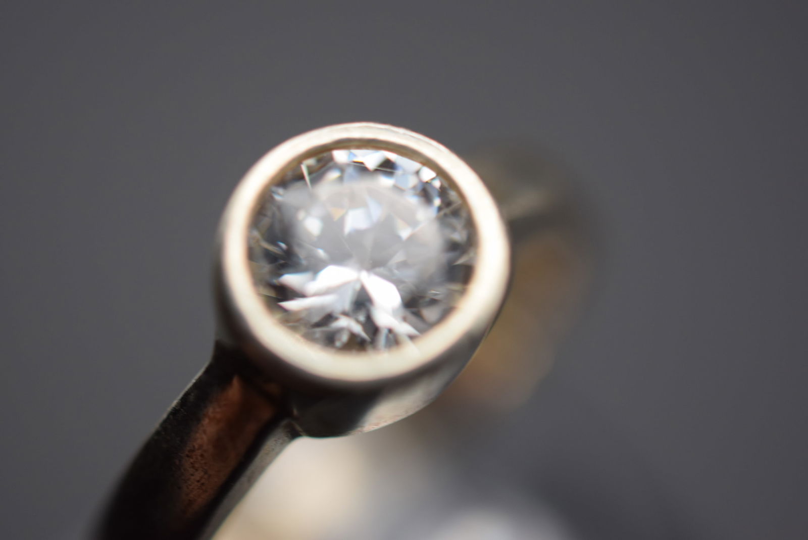 Modernist CZ Solitaire Sterling Silver 925 Ring Size 6 Lot 467 (1 of 7)