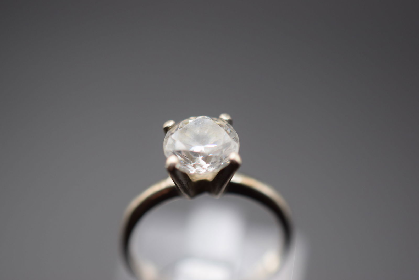 CZ Solitaire Sterling Silver 925 Ring Size 4.5 Lot 469 (1 of 4)