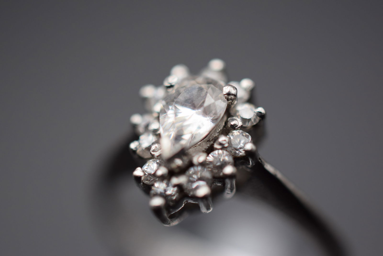 Pear CZ Cluster Sterling Silver 925 Ring Size 5.75 Lot 470 (1 of 4)