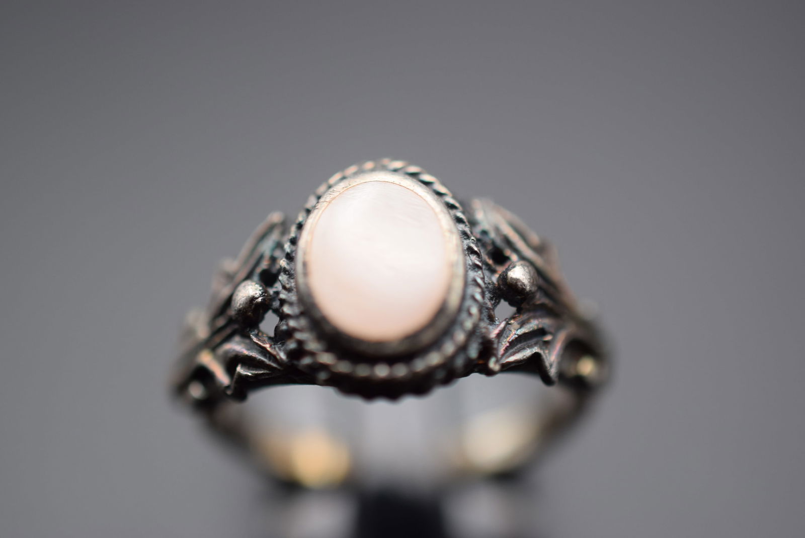 Mother of Pearl Scrollwork Vintage Sterling Silver 925 Ring Size 5.25 Lot 506 (1 of 7)