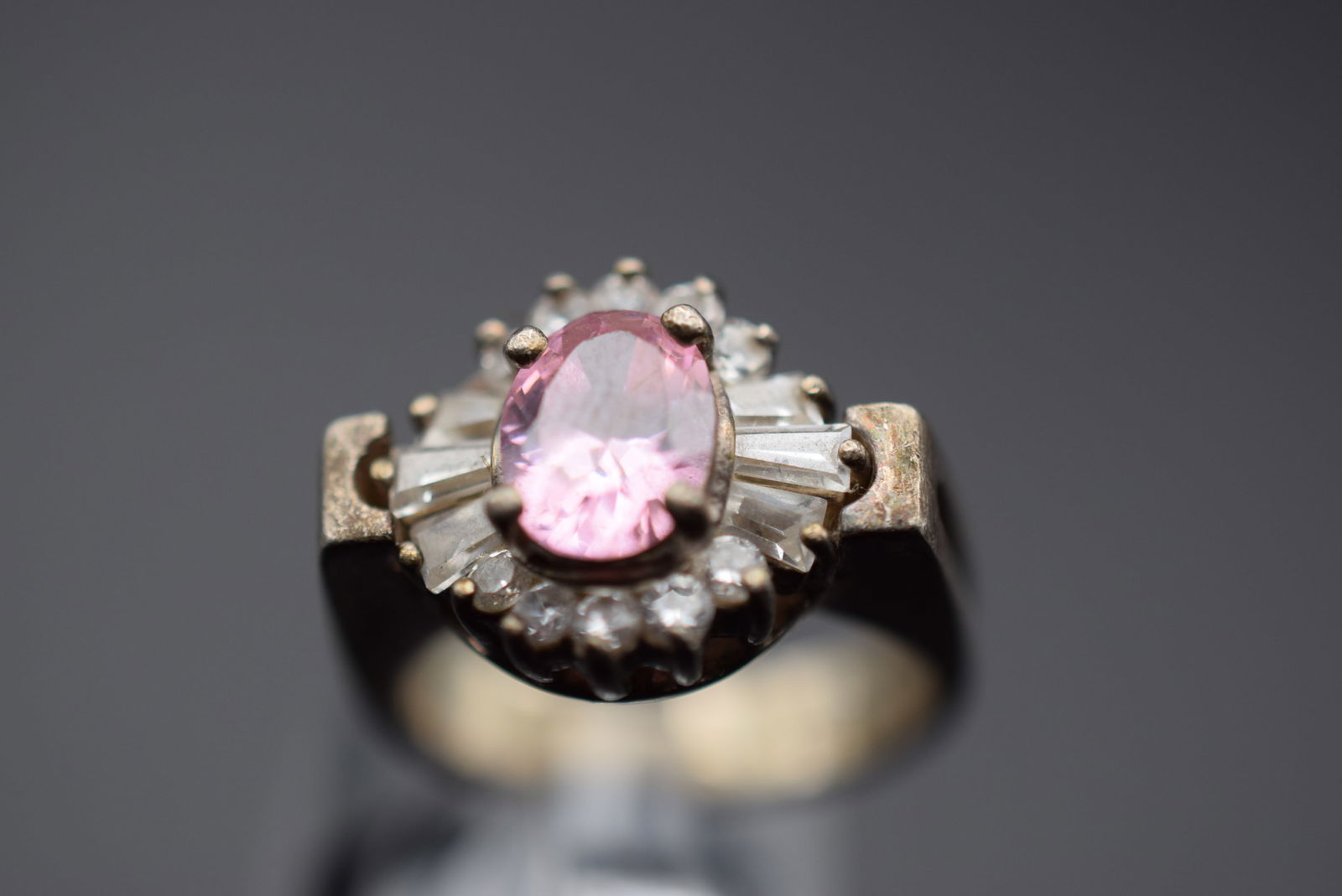 Pink CZ Cluster Cocktail Sterling Silver 925 Ring Size 5.5 Lot 523: Pink CZ Cluster Cocktail Sterling Silver 925 Ring Size 5.5 Weighs 7.36 grams Top measures 3/4" signed 925