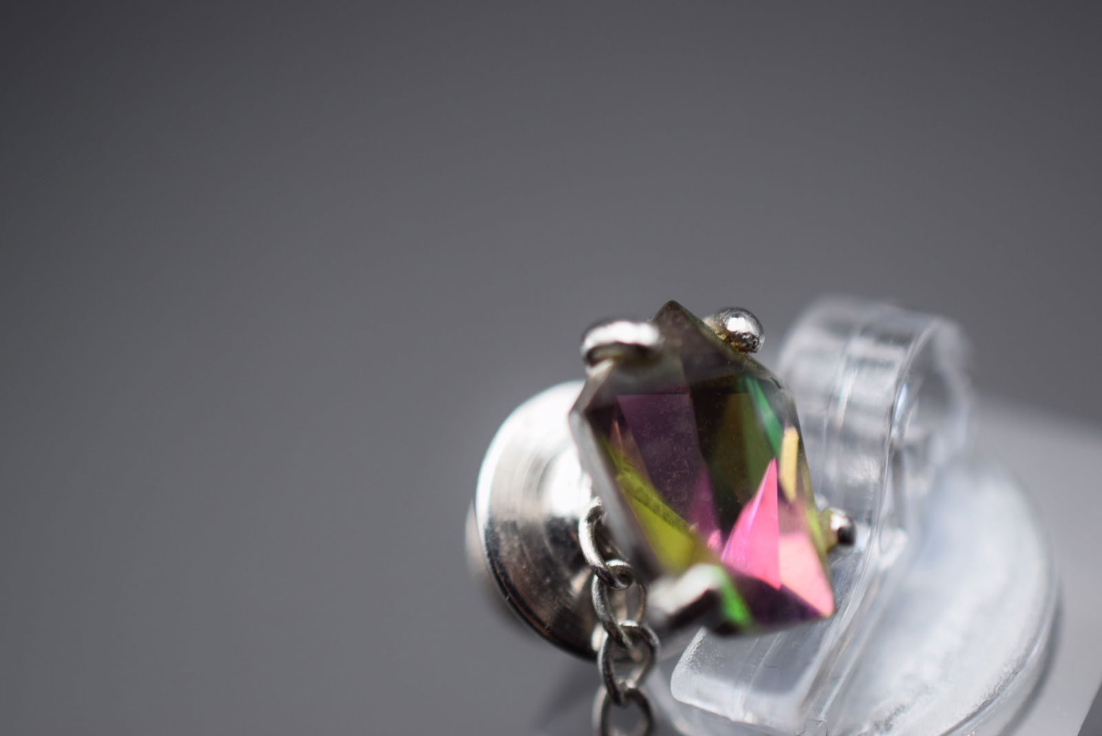 Vintage Tie Tack Pin Volcano Swarovski Crystal Lot 632: Vintage Tie Tack Pin Volcano Swarovski Crystal measures 1/2" x 3/8"