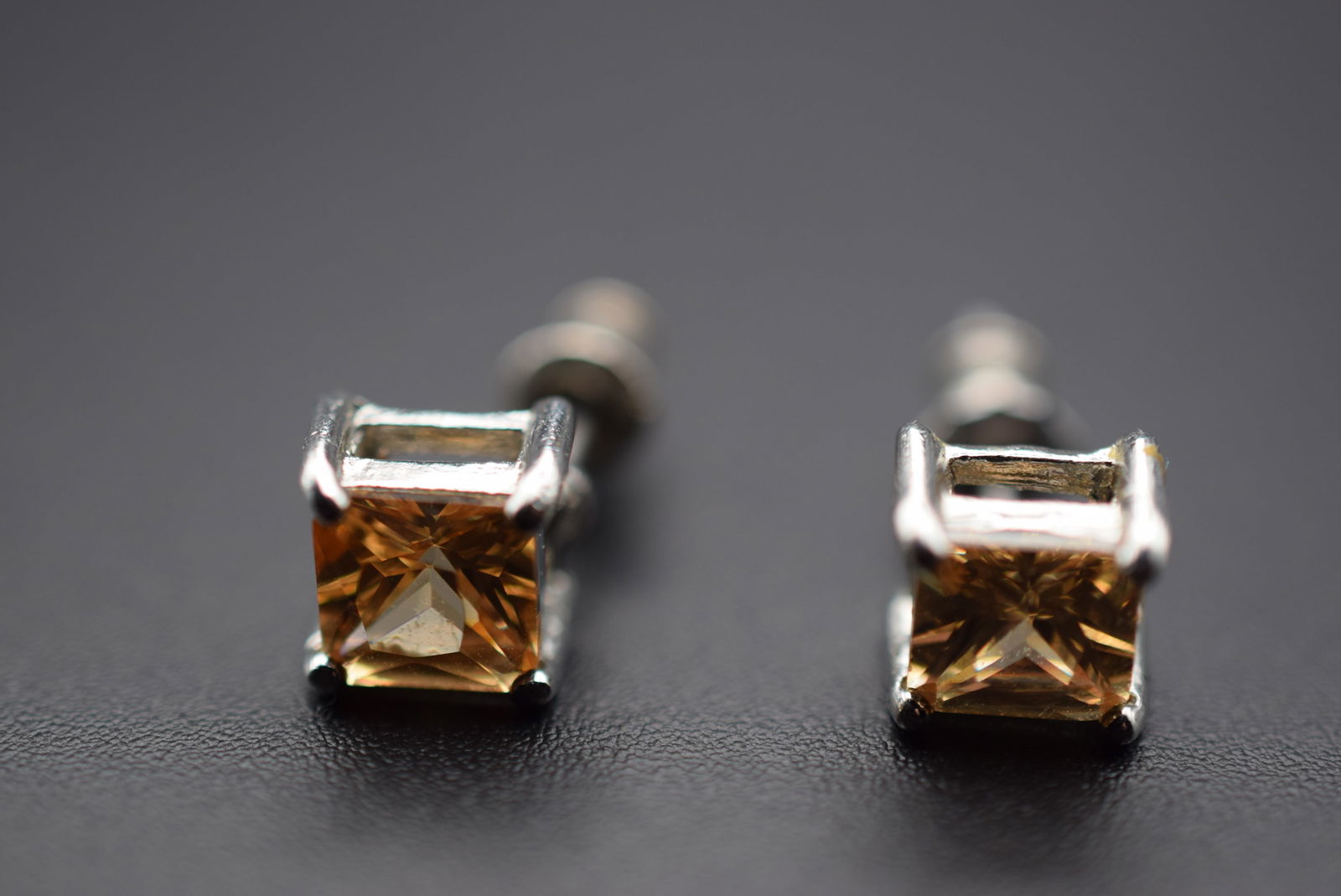 Champagne Square Stud Pierced Earrings Lot 668 (1 of 2)