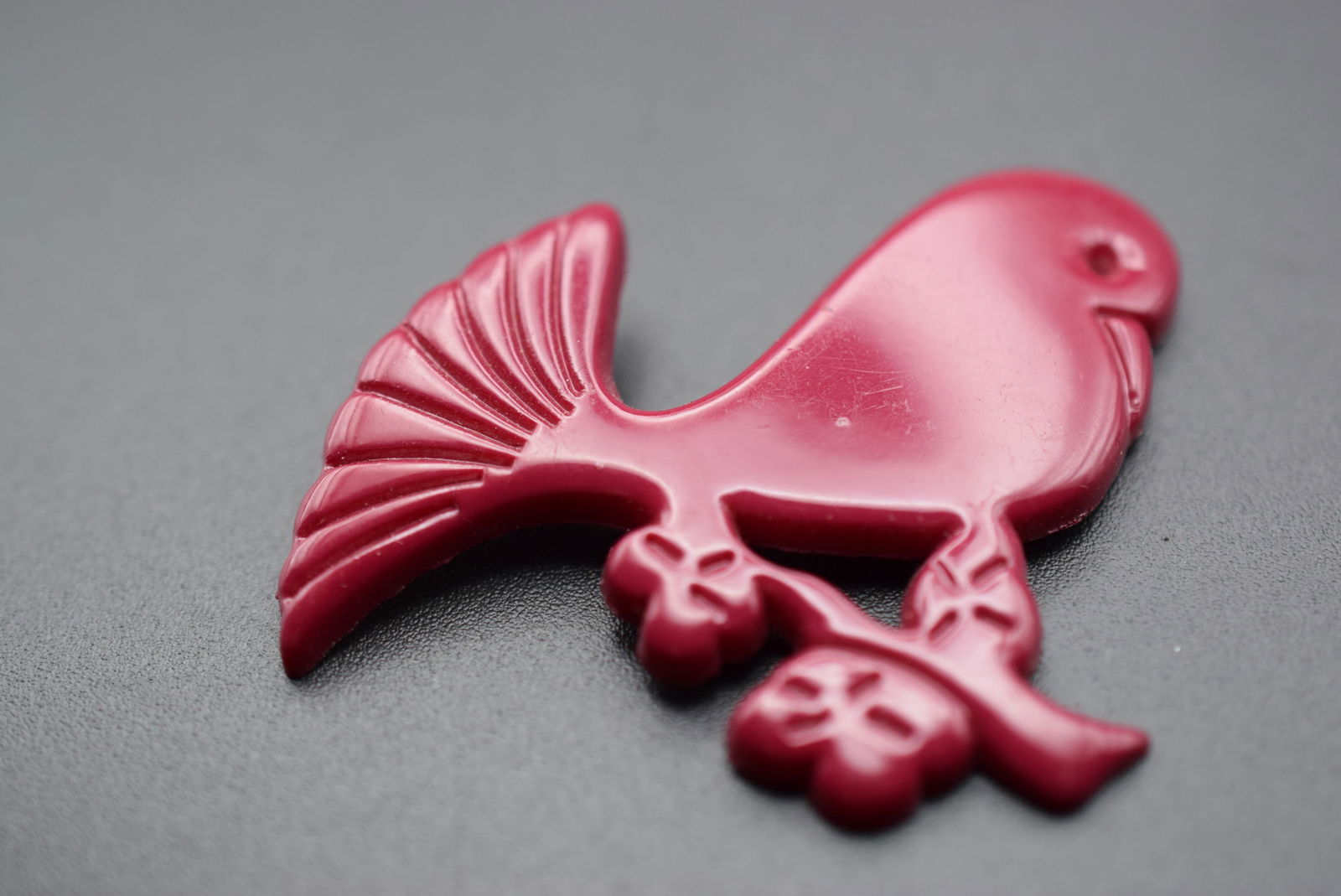 Vintage Plastics Burgundy Bird Applique for DIY Lot 677 (1 of 2)