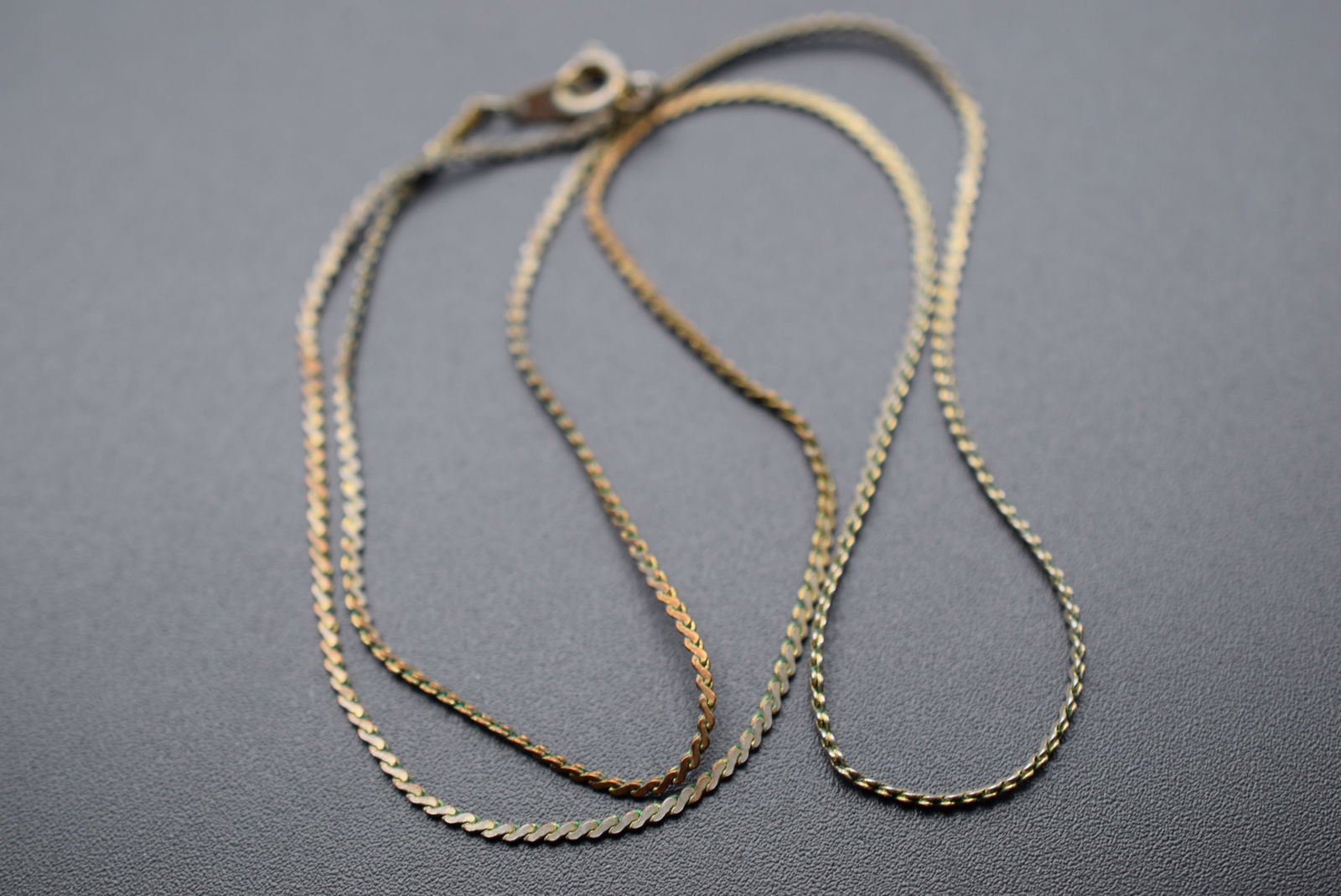 18" long Vintage Chain Lot# DG 689 (1 of 3)