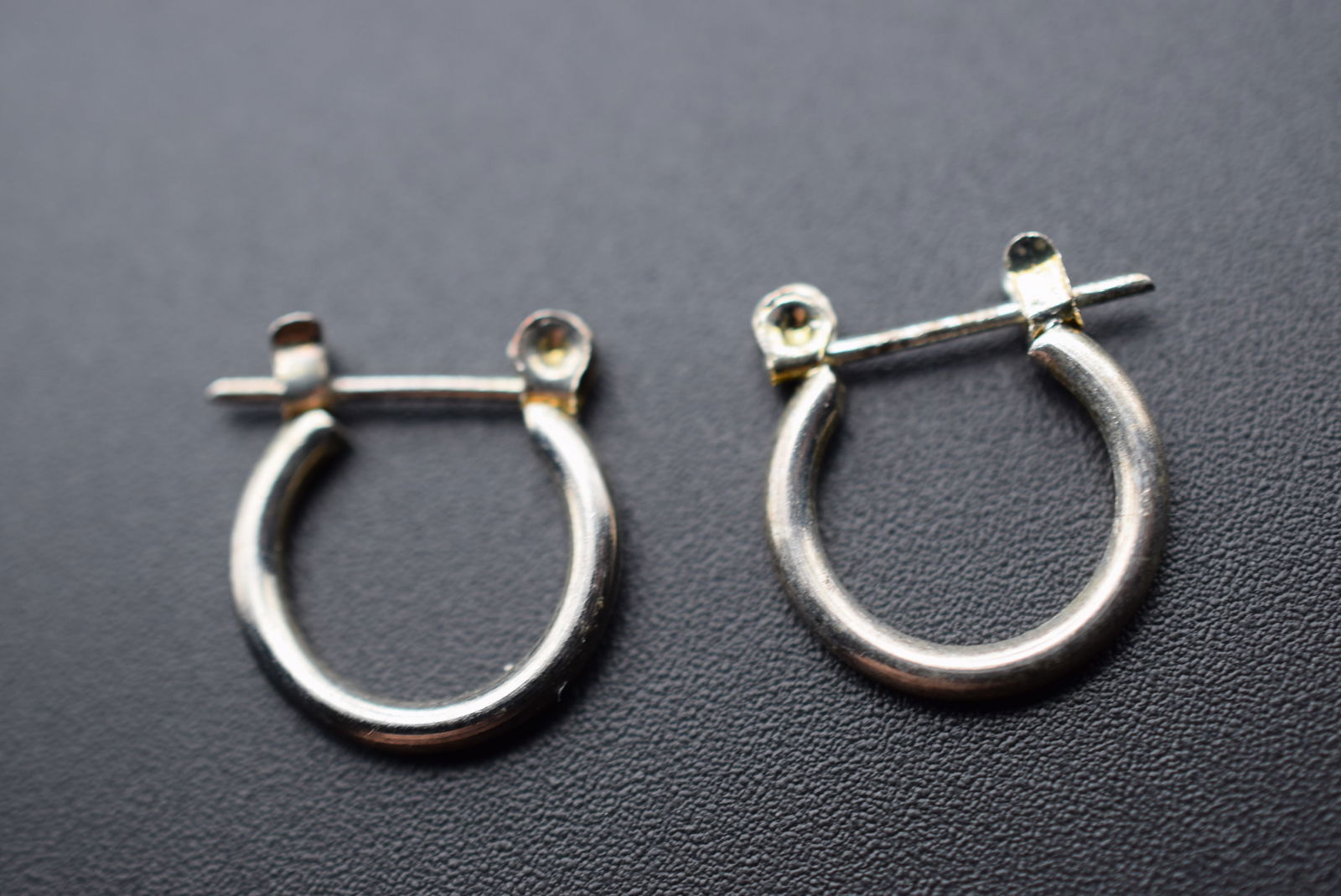 Tiny Hoop Earrings Pierced Lot# DG 707 (1 of 2)