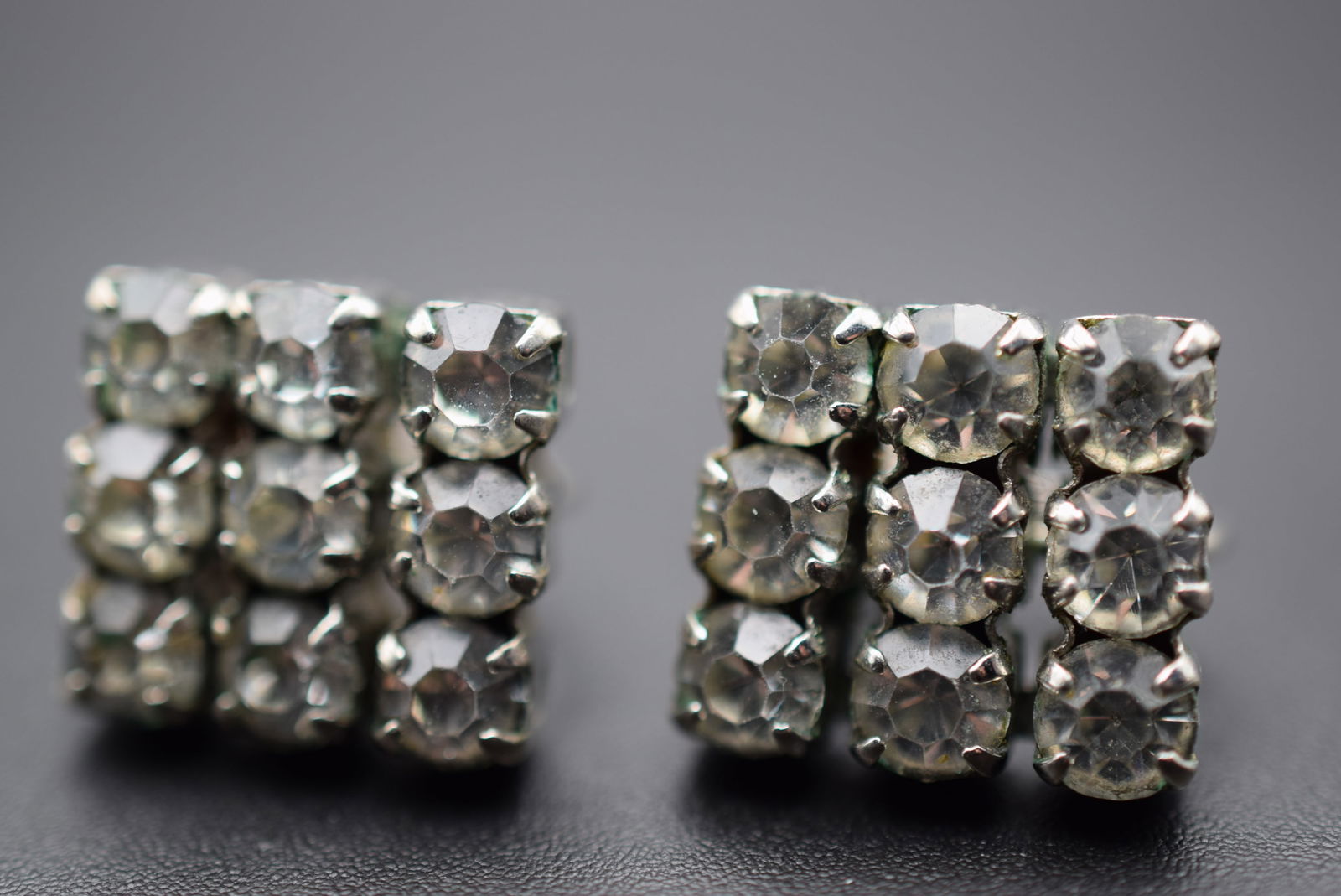 Rhinestone Screwback Earrings Vintage Lot# DG 729 (1 of 2)