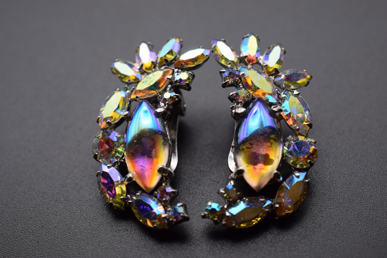 1940's Clip Pierre de Lune Cabochon Rhinestone Earrings Lot# DG 760 (1 of 3)