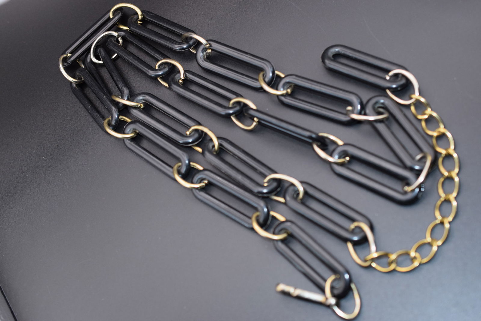 1960's GOGO Belt Vintage Plastics Lot 789: 1960's GOGO Belt Vintage Plastics measures 44" long x 5/8"