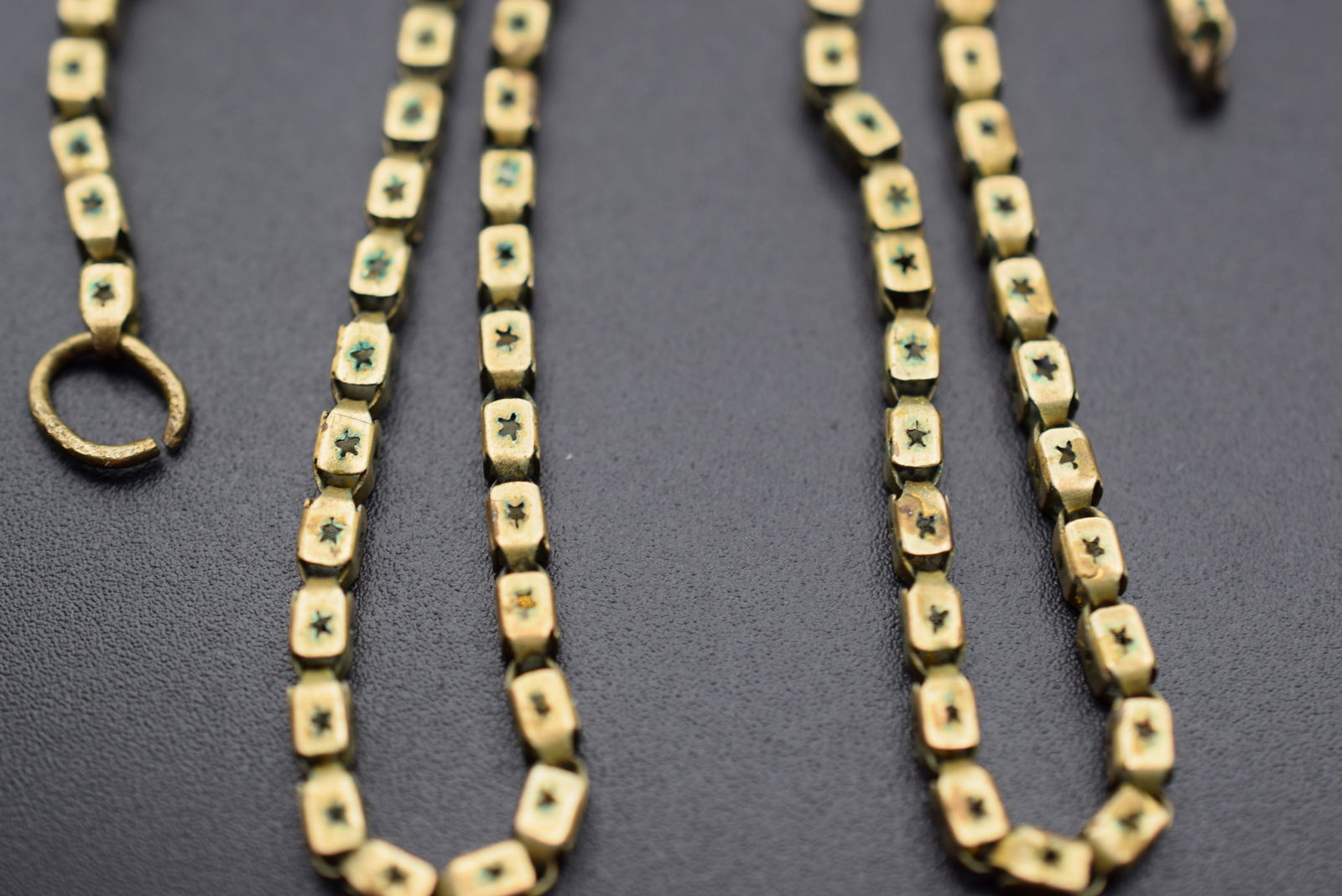 Edwardian Box Chain cutout Stars Lot# DG 796 (1 of 4)